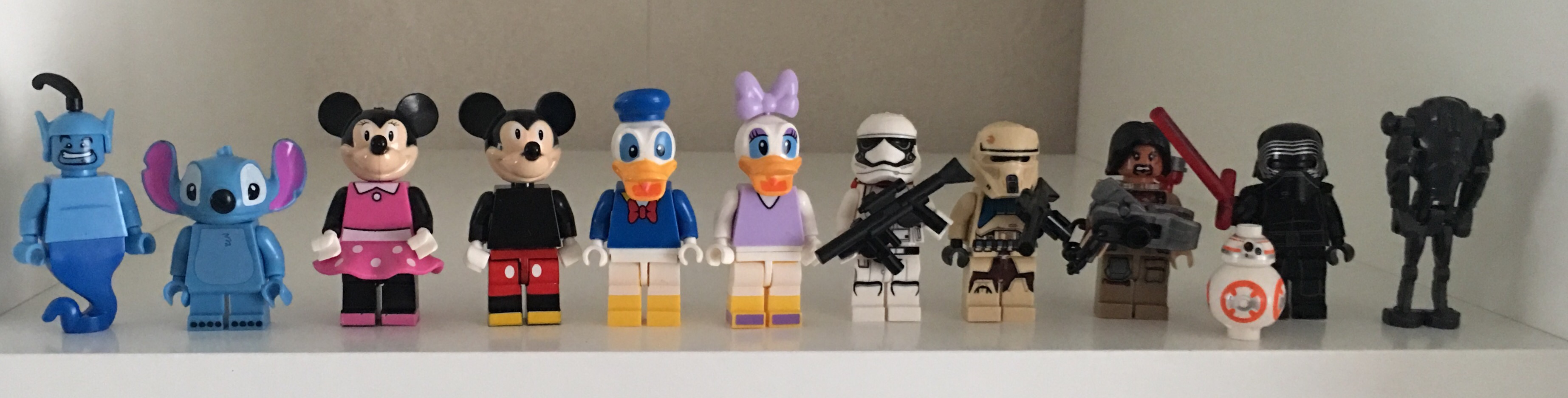 Mini Figures inside Fred's Box